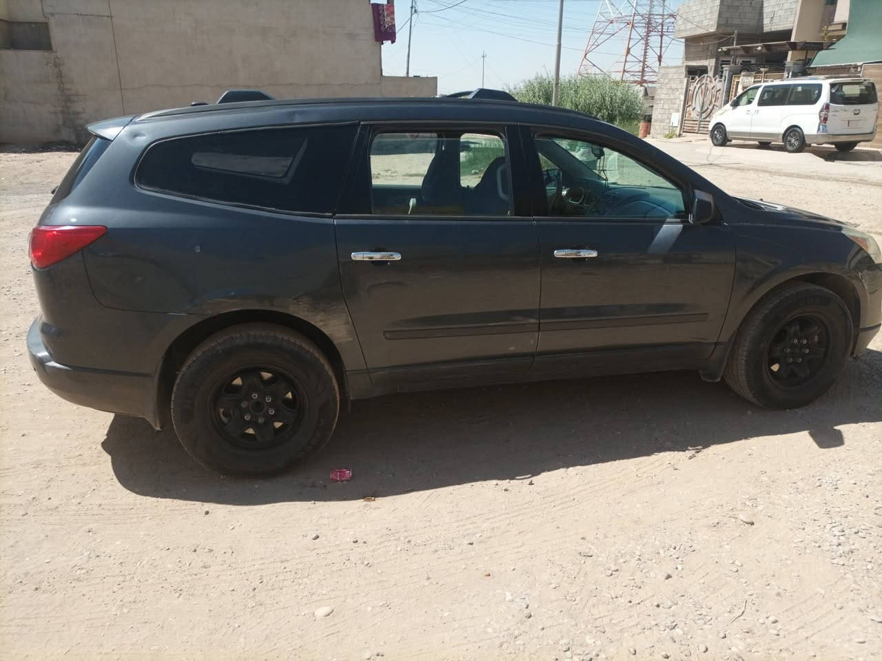 شوفرليت اترافيس 2011. وارد كندي  بدون ضرار   محرك 2017 
محرك.  معمر.
مكاني موصل 
غرمات مصفر 
هزه 26 
سنويه 2030. تحويل مباشر
 مكاني موصل. جانب اليسر
*********** 
***********. 
سعر 95 وبي مجال
