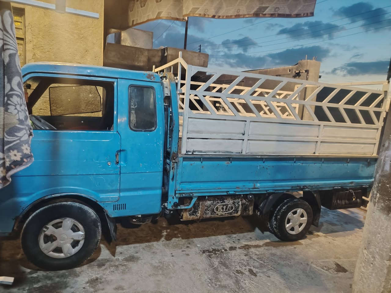 سلام عليكم كيه بنكو للبيع او مراوس بكيه بريجو كير كسل مكينه. صدر امامي خلفي كهربايات كله. نضيفه بيه. مشط. سترين. بي تعب. باتري جديد. سياره حلوه. وصلت 20 ***********
