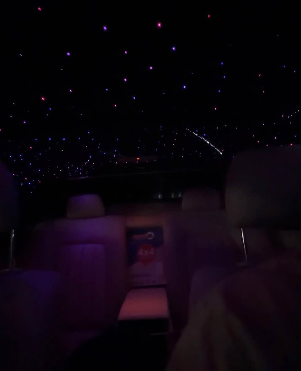 V6 3.0 biturbo 
خەلیجی صفری ئێرەیە BCM تەنها ٤٥ میل 🔥
رۆیشتووە 

فوولە قەپات مواسەفات 

سەقف رۆلس رۆیس alcantara دانراوە بۆی
Carbon fiber diffuser 
AMG wheels
AMG گزۆز

*********** أربيل, العراق
