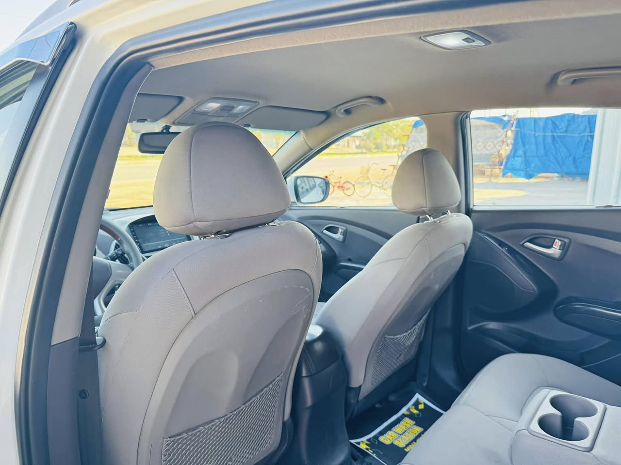 السلام عليكم 
للبيع توسان موديل 2014 فقط باب وره سايق صبغ اثر شخط 
شاشه
كامره دواره
تحكم ستيرن
مكينه 2000
يشاره بلمرايه
العنوان بابل سده الهنديه 
***********
