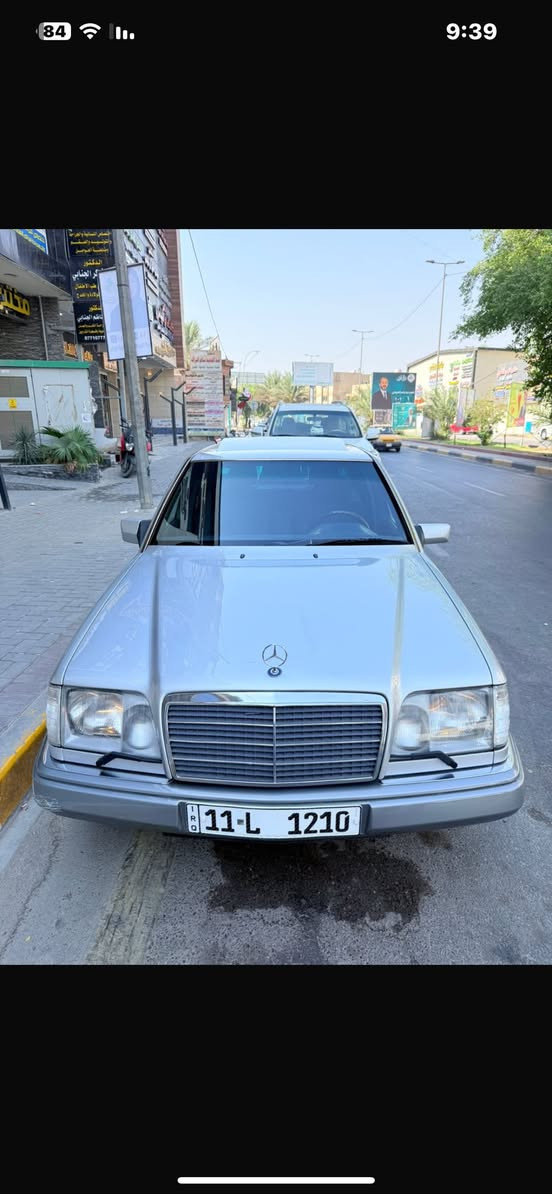 سلام عليكم للبيع مارسيدس دب E300 سياره جديده بل جيس السياره عليه ppf مغلفه كله داخل بل كارتون تراي مال زيرو مصبوغه عام بس اثر جراد الباقي كفاله سعره 110 او بيه مجال رقمي ***********
