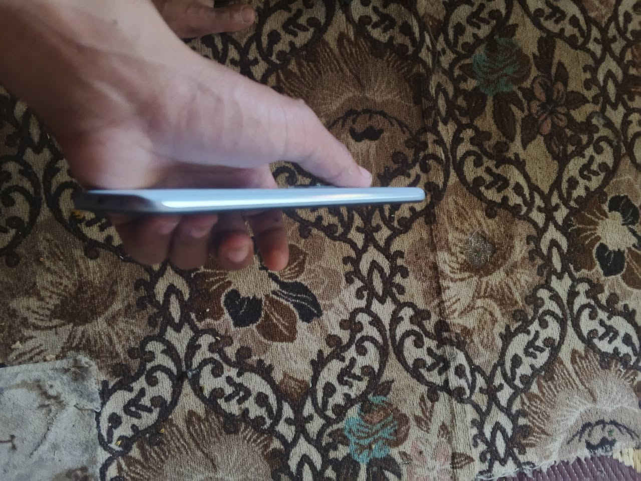 سلام عليكم جهاز للبيع سعر ب125وبي مجال جهاز كلش نضيف ضاكره 128عشوايه 8شغل فيرم 60بوبجي مكاني ديوانيه مركز هاذه رقمي ***********
