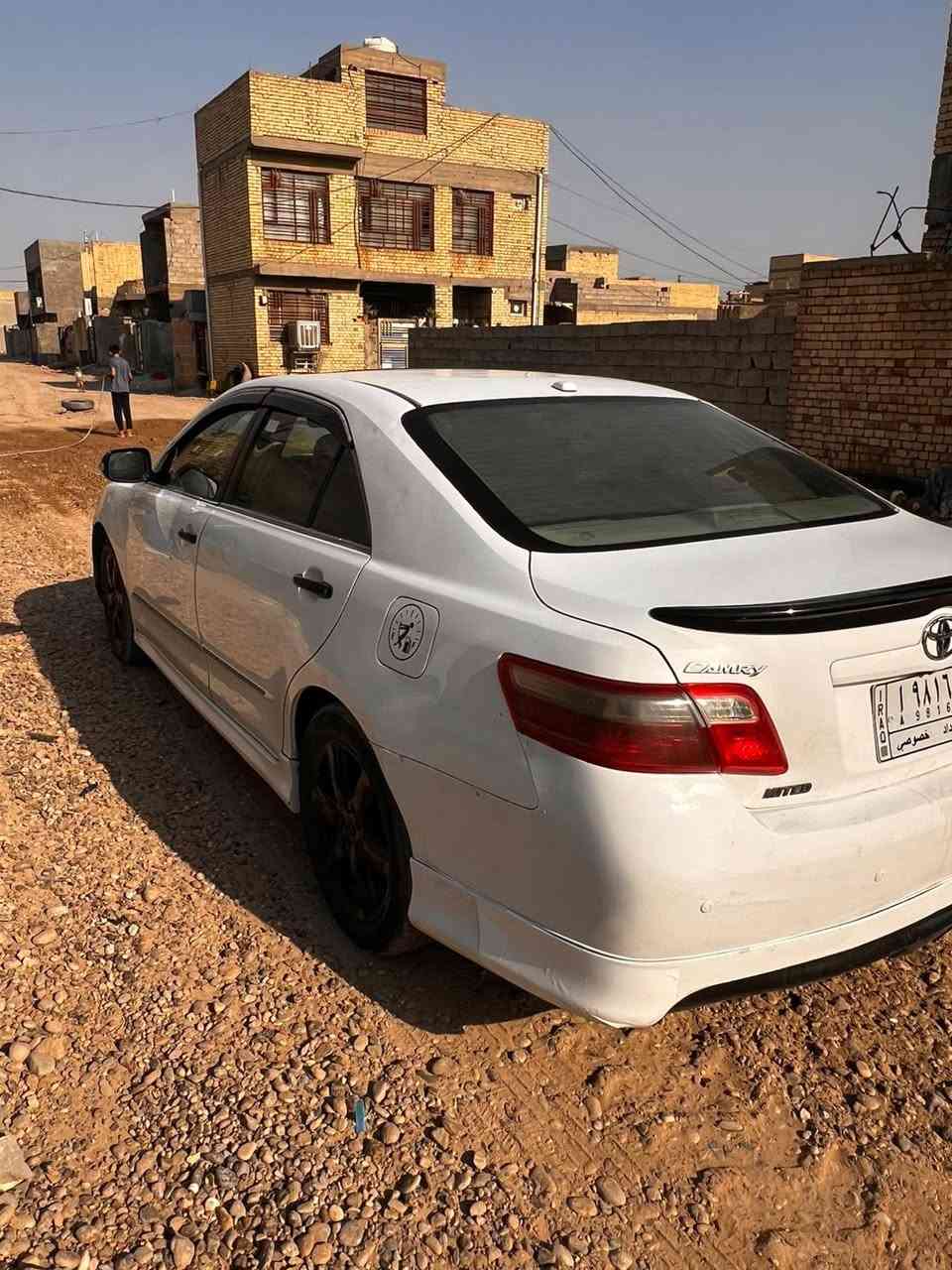السلام وعليكم
تيوتا كامري سبورت موديل 2009 وارد امريكي 
گير مكينه 2400
تبريد ثلج 
رقم بغداد شرط تحويل 
صبغ 4قطع
تخم تاير جديد 
فتحة بانوراما 
العنوان بغداد الكماليه 
***********
السعر 90 وبي مجال قليل
