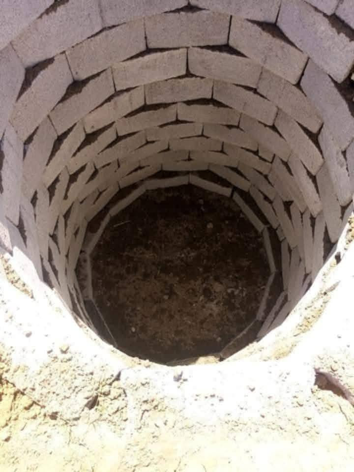 السلام عليكم يوجد كادر حفر منهولات قياسات مختلفه 📱 تصال ***********
