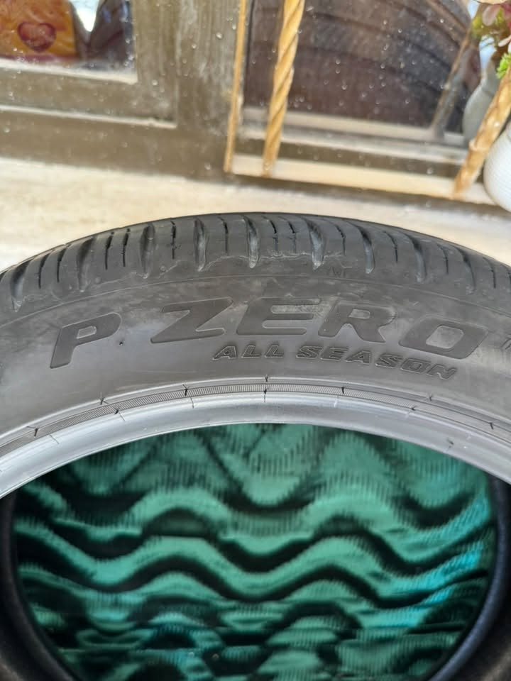 3 تايرات بيرلي نقشة زيرو القياس 235-45-18 بدون ركعه بدون فتيله بدون جغده اخو الجديد شرط انتاج2023 السعر 150 الف 
*********** واتساب موجود
