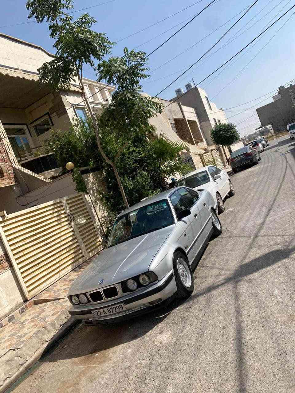 BMW 1991 520i 
سه ره تا به ناوى خواى گه و ره ئه و بيئمه  بو فرؤشتن 
سه يارةكة  520iگيرى عاديه گير و مه كينه و ئه كسل به شه رت سه نه وى نوية هه زه ى نويه  سه يارةكة توند و توله هه موو شتيكى به شه رت مواسه فات 
ته بريده كوشن جلد سياعى هي ته ره 
ده ژبول ئيرباكه سوكان M. 
پانكه كاره بايه 
دوجام كاره بايه و ئه وتويه به كونترؤل قه پات ده بيت
ئه لقه ى و پيش گه وره يه 
ده عامى پيش و پشتى M. 

سحرى 55. و مه حمه له يه   ره قه مى خاوه نى 
*********** أربيل, العراق
