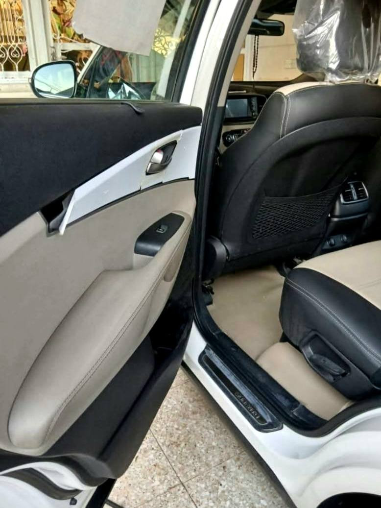 كيا سورنتو خليجي 2019  ماشية 97 الف حقيقي فـول مواصفـات عدا الفتحه بدون صبغ بدون حادث 
- بصمة دخول ذكي  ، جلد ، شاشـة كبيرة ،
مري شفط,7راكب ,حساسات امامي ,خلفي تحكم ستيرن جهتين
6 سلندر ،گيـر 8 نمر 
٣ قطع تبريد   تبريد ثلج
صندق كهربائي كشنين كهرباء 
بردات خلفية 
ويل ١٩  نيكل
لد نهادري
٤ انظمة قيادة  اوتو هولد 
سايد بريك كهربائي  شاحن واير ليس
رقم بغداد الجديد  هزة جديدة ، السنوية  نافذة لسنة ٢٠٢٩ ( بأسمـي )
تحويل مباشر 
- السيارة مكفولة كفالة عامة من الصبغ والتبديل ماعدا رصعات موضحة بالصورة وطخة كلش بسيطة باب الصندوق على وضعه بدون تصليح
السعــر (255) وبيهـا مجـال بسيط
***********
