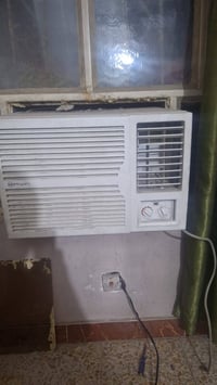 مكيف طنين شغال للبيع مصلح وكامل سعر 150مكان بغداد  07713672247