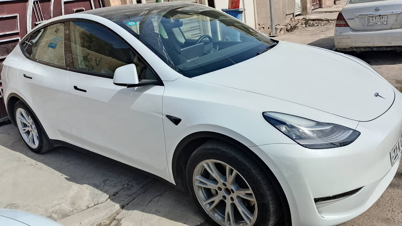 السلام عليكم
للبيع  تسلا Y
وارد امريكي مو ديل 23 رقم بغداد 
بسمي حادث خلفي بدون 
إرباك دبل ماطور  هاتف ***********
