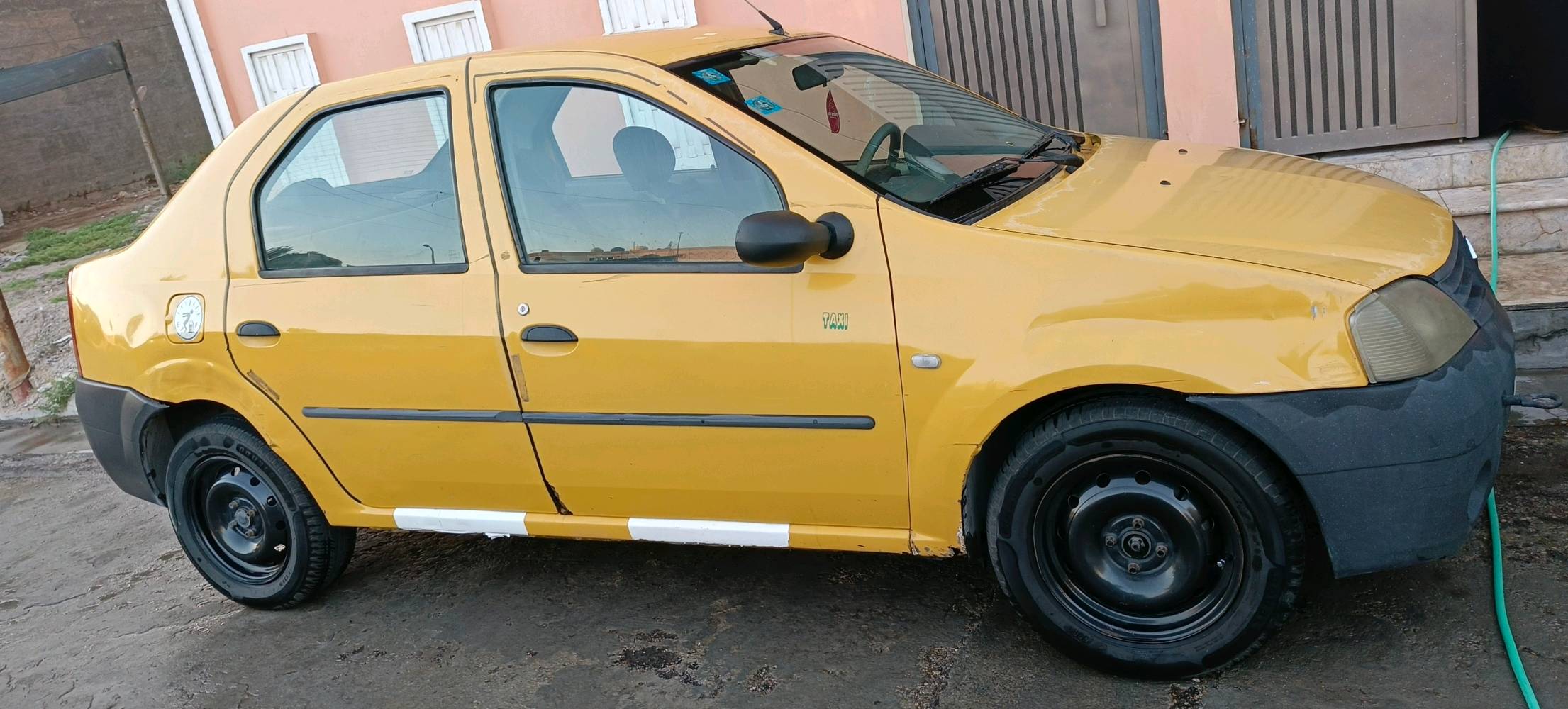 سلام عليكم
رينو للبيع لغرض السفر  موديل ٢٠١٤ مواصفات صندوق كهربائي سنتر لوك جام كهربائي ستيرن باور بلادي شاشه كاربلي كامرا خلفيه گير مكينه لوك مكفولات تدفئ تبريد سنويه بسمي تحويل ثاني يوم سياره مكفوله فقط بيها ملاحظات الي موظحه بصوره السعر ٥٥ قابل لتفاوض سياره بغداد لاستفسار رقم صاحب السياره ***********