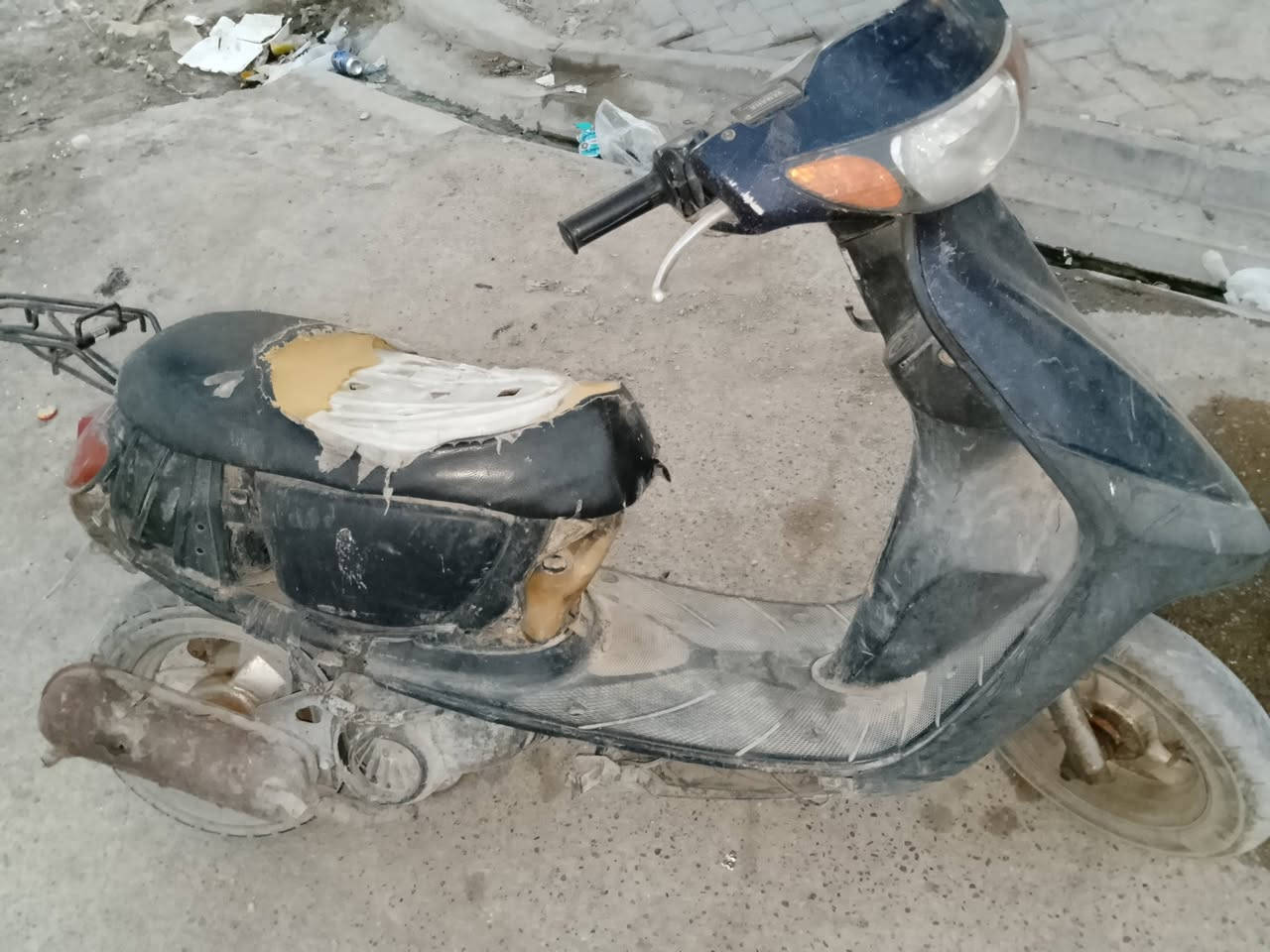 للبيع شغاله مال عمل عوزهه جنطه وكشن ولشايصي بي لحيم السعر 100.  قفل قفل ***********

