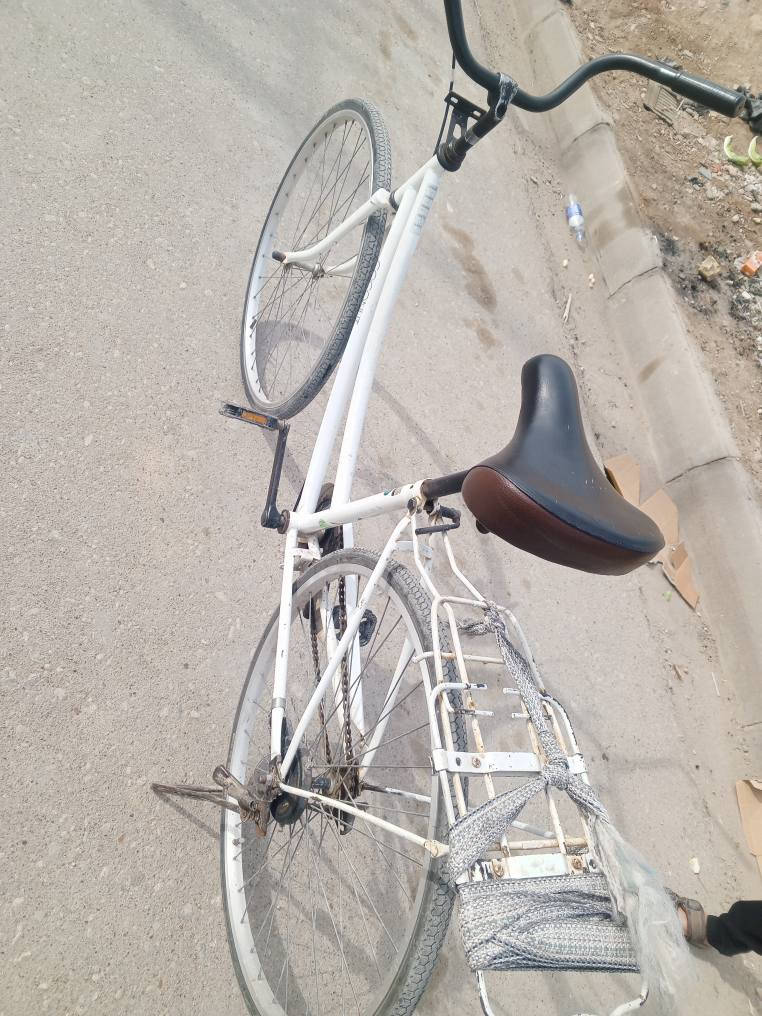 سلام عليكم شباب بايسكل للبيع سعر 150. وبي مجال عنوان العبجيه قرب مدرسه شهداء الطف  الرقم ***********
