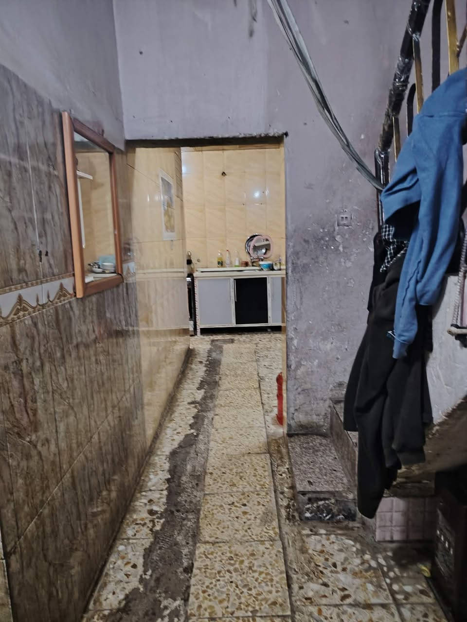 بيت للبيع — موقع تجاري ممتاز، يصلح للسكن او الاستثمار تجاري واقع على شارع حيوي بل قرب  أسواق ومدارس 🏫 وخدمات المساحة: 75
📐الواجهة 6* 12,50 يحتوي على طابقين زائد يحتوي على محل خارجي تجاري 
ومتوفر كافة الخدمات ( ماء 💧، مجاري ، كهرباء) البيت طابو صرف وجاهز للتنازل فرصة ممتازة 📍عنوان الدورة ابو دشير 📞للاستفسار الاتصال: … ***********
