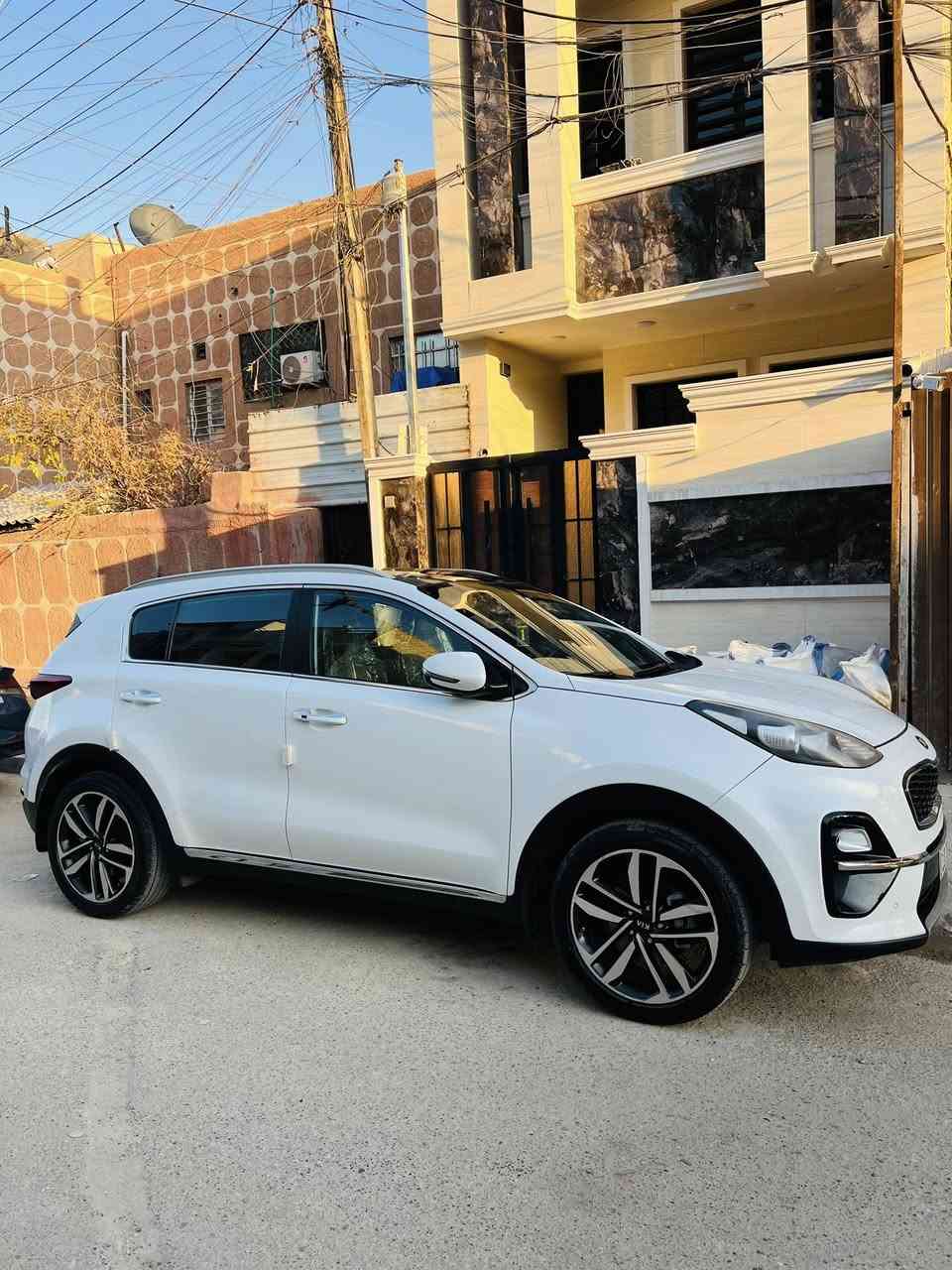 يا الله.                                                                                                  كيا سبورتج 2019 خليجي  ✅
ماشية 101  km
فول مواصفات 
محرك 2000 دووش
بانوراما 
كشنات جلد وكهرباء 
شاشة 
كامرا حساسات 
مرايات شفط واشاير 
بصمة تشغيل مع بصمة ابواب ترحيب
تبريد قطعتين
لايت وبك لايت لد
سياره نضيفه بيه فقط بل بنيد طخه اثر شعالات وشخط صغير بل باب 
العنوان / بغداد / الشعب
 السعر 210
الاستفسار الاتصال على الرقم 
***********
