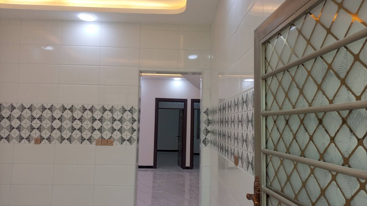⚫يوجد مشتمل للبيع سعر نقد 🏠🏠
🌍الموقع دوانم المعمل
⚪المساحة 150م 
🟢 اربع غرف شغل  ممتاز موقع ممتاز خلف المكاتب تحويل
🟠صالة ديوانية مطبخ صحيات مناور اثنين 
🔵قاطين عرض الشارع 12 م 
بعد صفر محد ساكن بي / للإستفسار اكثرالاتصال الرقم (***********  )
او مراسلة الصفحة
