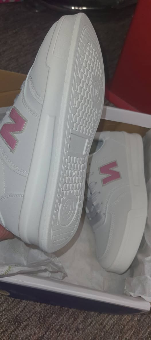 احذيه جديده بالكارتون باله اوربيه موجود ٦ قطع قياس ٣٦ ٣ قطع قياس ٣٨ قطعتين قياس ٣٧ قطعه وحده ابيعه كلهن شلع للإستفسار الاتصال على الرقم *********** او على الخاص
