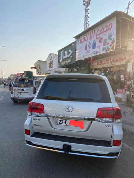 للبيع المكان تكريت
لاندكروز موديل 2020 GXR مكفوله بدون صبغ
4 كاميرات
 حساس امامي خلفي
 مري شفط 
فتحة سقف
كشنات جلد الأمامية كهرباء
3شاشات
تبرد مركزي
ثلاجه
ويل 20
تخم تاير جديد
ملاحظه /يوجد بارد قليل بالچاملغ أمام السكن
السعر 530$ وبيها مجال بسيط
للاستفسار ***********
