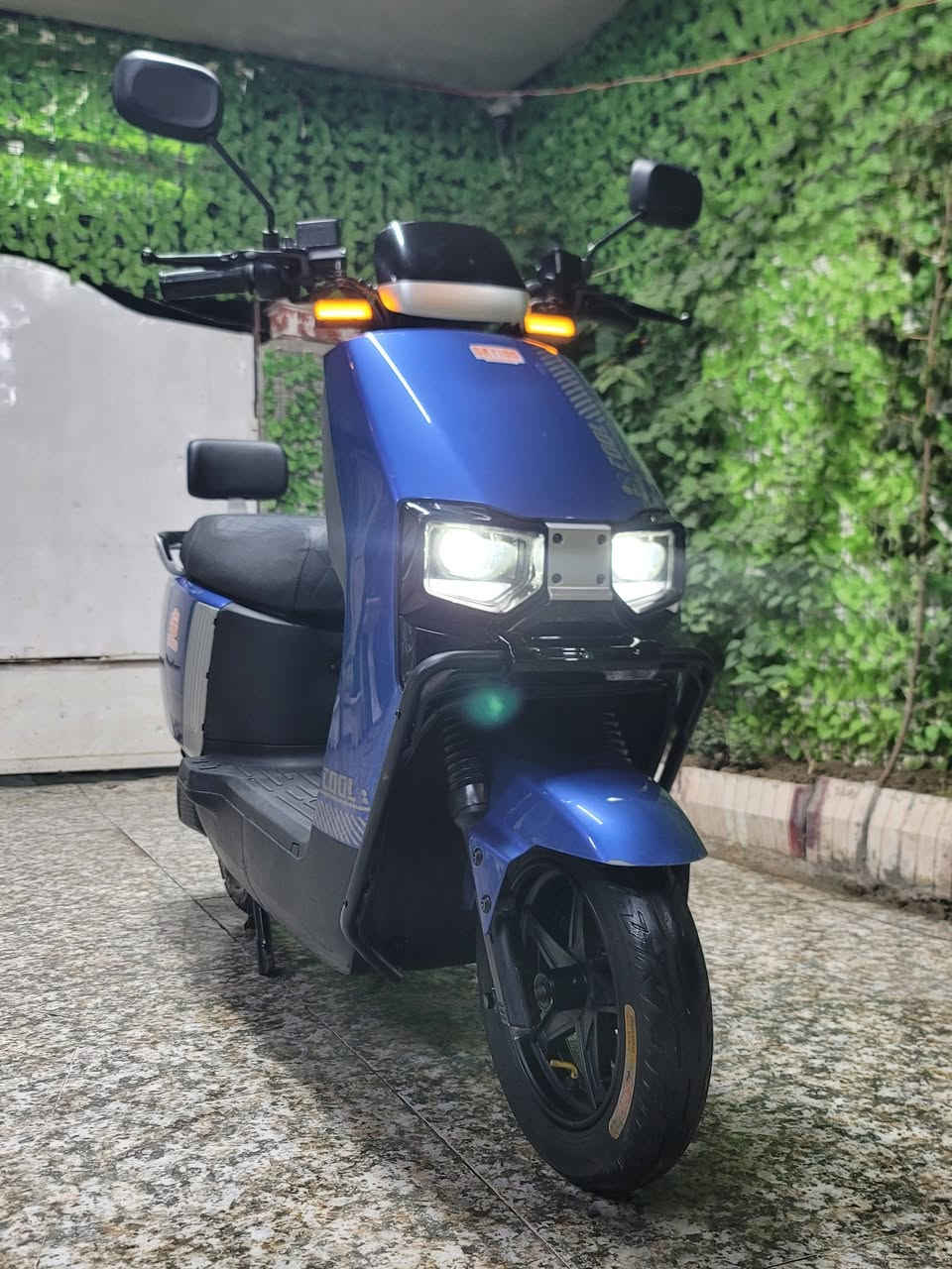 السلام عليكم..دراجه سوبر سكوتر ..SUEPR.SCOOTER..موديل .2025..السرعه .76.k..عدد البطاريآت..6. مسطره ..دراجه جاهزه مابيه اي نقص..تشغيل بصمه وسويج...وتشغيل عن بعد..اشاره ..دبل اشاره..لايت عالي ناصي..هورن..سكن..سطاب لايت..مخرج شحن USP..شاحنه ذكيه تدعم الشحن السريع والأيقاف الذاتي عند امتلاء البطاريات..السعر (.600.) قفل ...مكاني بغداد الشعب قرب محكمة الشعب على الشارع العام الشراي يتصل...***********..واتساب موجود...
