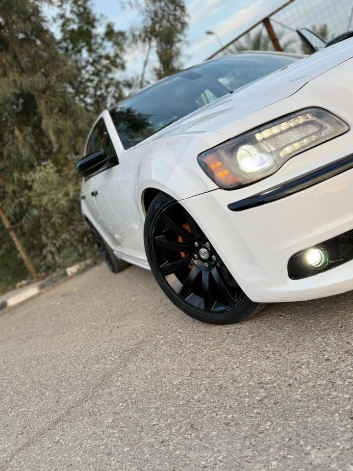 موديل 13 اس فول وارد كندي عداد 260 عليه كزوزات اس ارتي 
تفريغ كامل اصلي وكاله امريكي قفايص مو لحيم محرك هيمي سماعات البايين ودمام اصلي من شركه بيدز عليه دعاميات ودوس اصليات اس ارتي بانراما طكتين كشنات وستيرن تدفئه تبريد سكليت كهرباء بلكات ولف حماوه وفيت بمب كلهن ريسنك تحديث يم مصطفى ايكل اخر اصدار تشغيل عن بعد لايت زنون زرع عدسه اصلي سعره 130$ بروجكترات اصليات لد ابو 3700 واط تخم تاير طك سليفون جدد يعني ماشيه 125 كيلو مي موبار اصلي حماوه 94 تبريد كير محرك صدر اكسل داخل بلاديات مراوس حسب لقناعه
بيها منضومه غاز 80 لتر
مكاني بغداد العامرية 
تلفوني ***********
