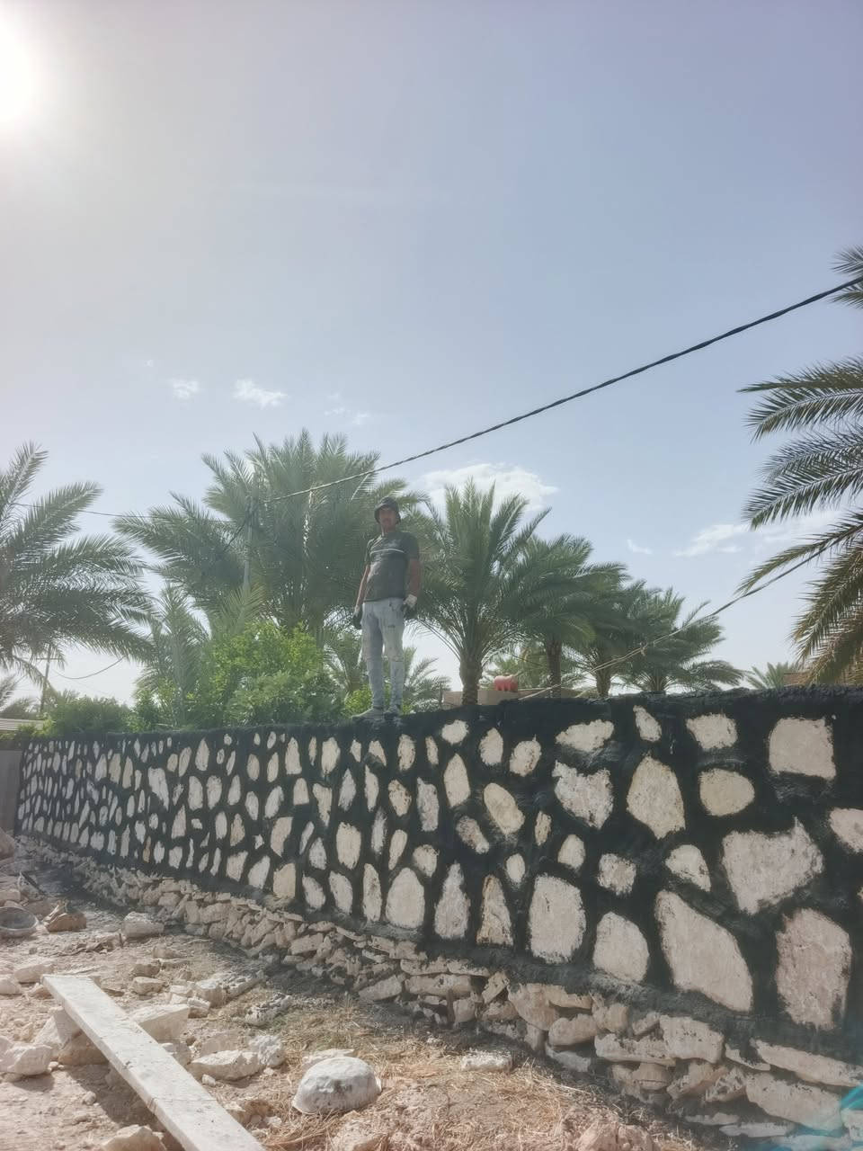 سلام عليكم بناء حجر كرسته وعمل شغل حلو استفسار خابرني ***********

