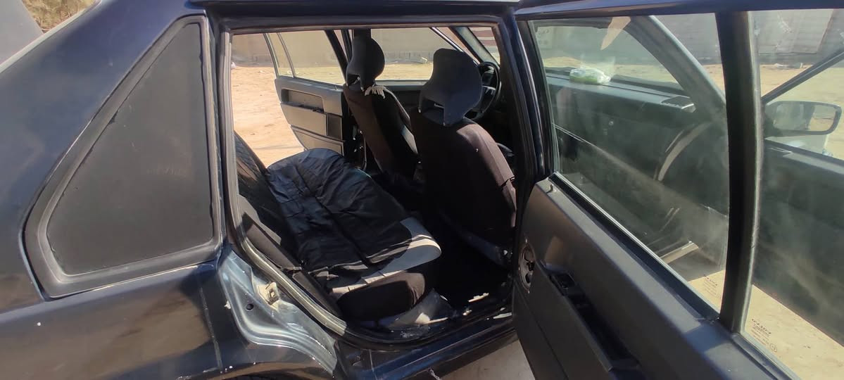 فولفو موديل 94
 حجم 940 
رقم انگليزي باسمي 
تبريد شغال
مكينة بلاد تيربو 
فتحة سقف شغاله 
طخم تاير 
سبير ويل كب 
كهربائيات كلها شغاله
ترايك للبصرة 
نقصها تنته سقف داخلية فقط 
مكان السيارة نجف 
السعر 51 وبيها مجال للطيبين بيع مستعجل
***********
