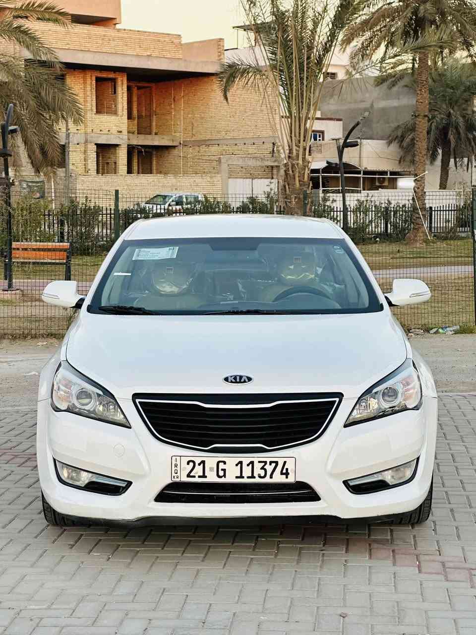 كيا كادنزا
موديل 2013 خليجي
محرك 3500– 6 سلندر 
ماشية 87 .    الف كيلو  شرط لفحص 
      سيارة بسمنة:///// 
سيارة مكفولة كفالة عامة
السيارة جاهزة من كلشي بدون اي نقص 
المواصفات✅ فول لفول عدا لفتحة
-تشغيل بصمة مع بصمة الابواب الامامية
داخل  قرميدي ملكي VIP 
-انارة بالمرايات والابواب الامامية
-كاميرا وحساسات خلفية
-بردة خلفية متحركة
-تبريد قطعتين
-تخم تاير جديد
-كشنات كهربائية جلد تدفئه
-لد امامي وخلفي
-تحكم كامل بالستيرن
-شفتات ستيرن رياضي
-نظام ترحيب 
-سماعات انفنتي 12 سماعة
-اشاير مري+شفط
وباقي مواصفات الكادينزا معروفه
**اخوان بل عافيه ع ياخذه السياره 
السياره جديده ومابيه اي عيب او نقص
السعر 129$$
العنوان بغداد / البلديات
0771 008 7633
