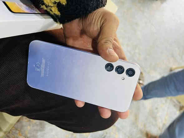 مبايل كلكسيً a14 للبيع ذاكره 128 الجهاز مكفول لامفتوح ولامصلح كارتونته ويا وضمانه نضيف كلش على ايدي السعر خاص 
رقمي ***********
