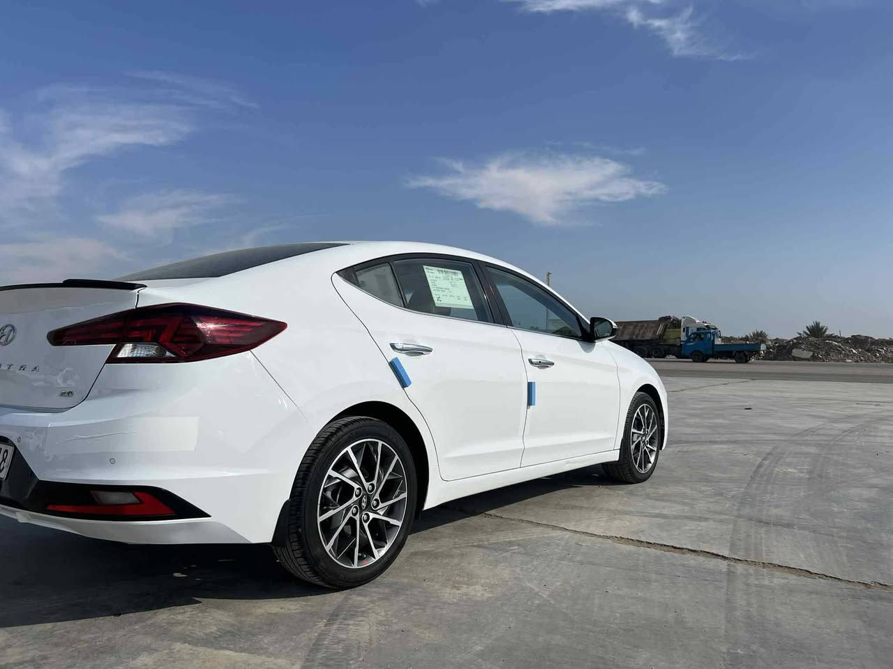 السلام عليكم ♥️
النترا 2020 ✅
ماشيه 63 ✅
محرك2000✅️
حساس امامي خلفي ✅️
تبريد قطعتين✅️
كفاله عامه ✅
تخم تاير جديد✅ 
كير ومحركً كفاله ع  وضع شركه✅ 
رقم أربيل الجديد  تحويل أو وكاله✅ 
سياره فول 1/1✅ 
مكان السياره واسط الصويره🏠 
للاستفسار اتصال ع رقم فقط☎️ 
***********
