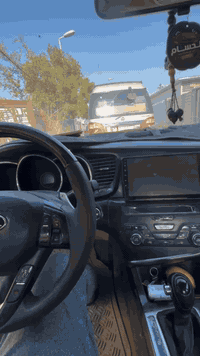 كيا اوبتما 2013 خليجي مكينة 2400 جديدة و مكفوله هيه و الگير و الكهربائيات كلشي بيهه سليم فول عدا البانوراما بيهه قطعة مصلحة نفسهه و قطعة كلير شبر واحد مشتغليهه بلادي شواصي لغود و الايرباكات مكفولات مواصفاتهة :

اشاير بالمري ...
شفتات سرعة ...
تحكمات ستيرن و 3 انظمة قيادة ...
ثلاجة بالچكمچة ...
ويل 16 گادنزا اصلي ...
شاشة اندرويد تجاري لان متجي بيهه شاشة ...
سستم صوت اصلي...
و باقي التفاصيل و الشرح بالفيديو اسف على الاطالة 
 السعر:_ 122 
مكاني بغداد ( مطار بغداد الدولي) 
رقم الهاتف ***********
و للعلم الليمونه متجي ويه السيارة بدون احراج 😂
