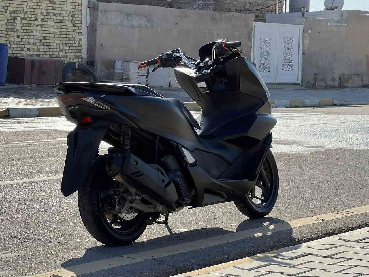 السلام عليكم
pcx البيع 

جيل رابع 

مكفوله 

وارد كوري

ألون اسود مات 

السعر ١٩$بيه مجال قليل

مكان كوت قظاء الحي

***********
