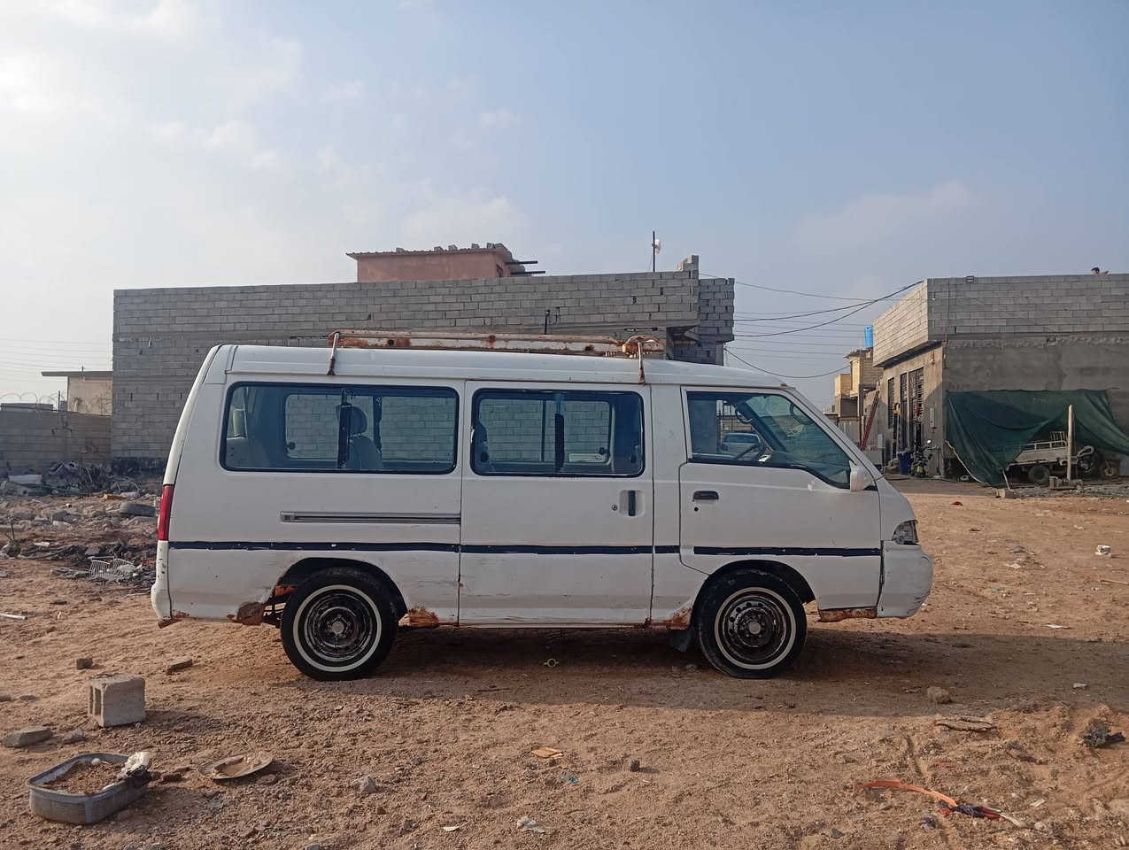 سياره هونداي موديل 2000 سنويته تنتهي 2027 سياره محور ونجي 6 سلندر بيه خيط تبخير بيه سعره 30 وبيه مجال ،عنوان بصره شط العراب ، رقم *********** بي بس وتساب ،
