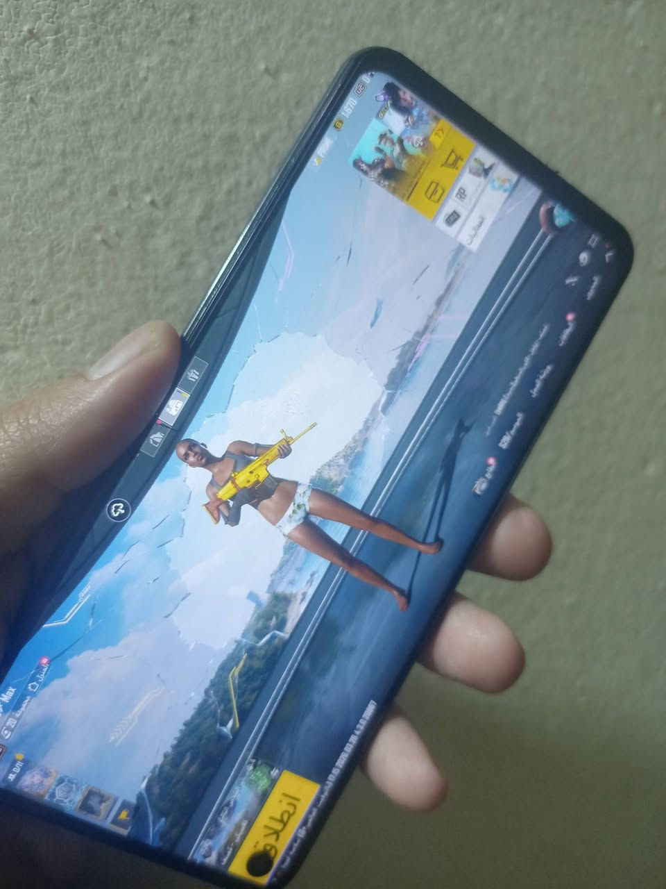 ريلمي gt 5g
ذاكره ٢٥٦ 
الجهاز مخصص لالعاب 
 90فريم بالببجي وباقي العاب 
السعر 100 
***********
