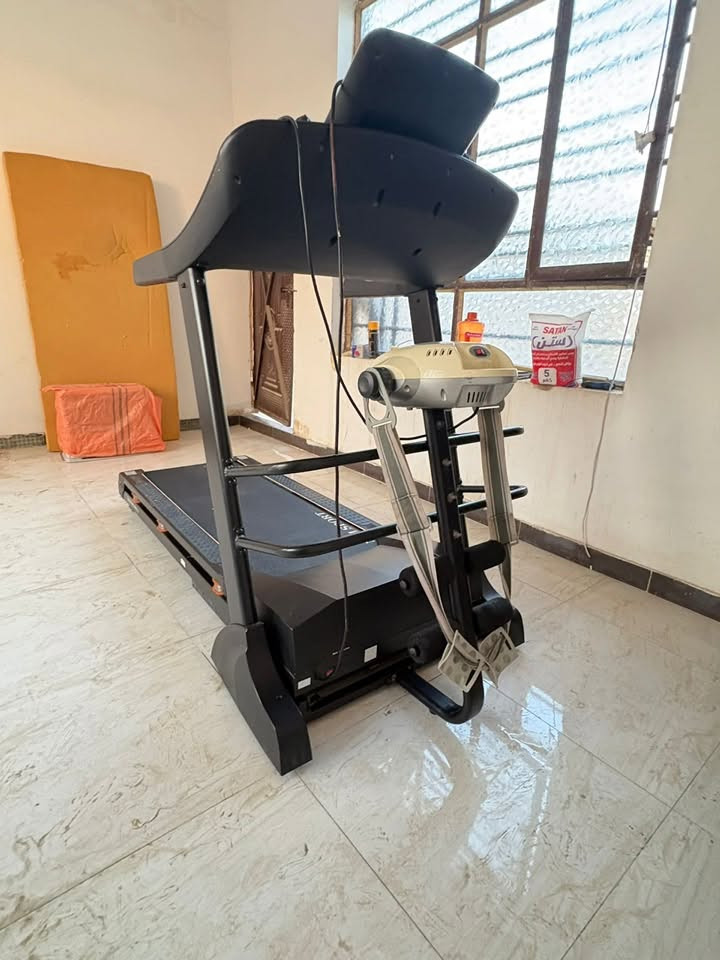 جهاز مشي كهربائي (Treadmill) للبيع
جهاز نظيف وحالته جيدة جدًا، استخدامه كان خفيف جدًا وبعدها انترك فترة بدون استعمال، لذلك يحتاج فقط تنظيف بسيط وتشغيل للتأكد من كل التفاصيل.

✅ سرعة تصل إلى 15 كم/س
✅ انحدار كهربائي (Incline)
✅ برامج تدريب متعددة
✅ سماعات ومدخل MP3
✅ شاشة تعرض الوقت، السرعة، المسافة، والسعرات الحرارية.

💰 السعر: 750
📌 السعر بي مجال بسيط

للمهتمين أو للاستفسار، راسلني خاص.***********
مكاني بغداد الزعفرانية
