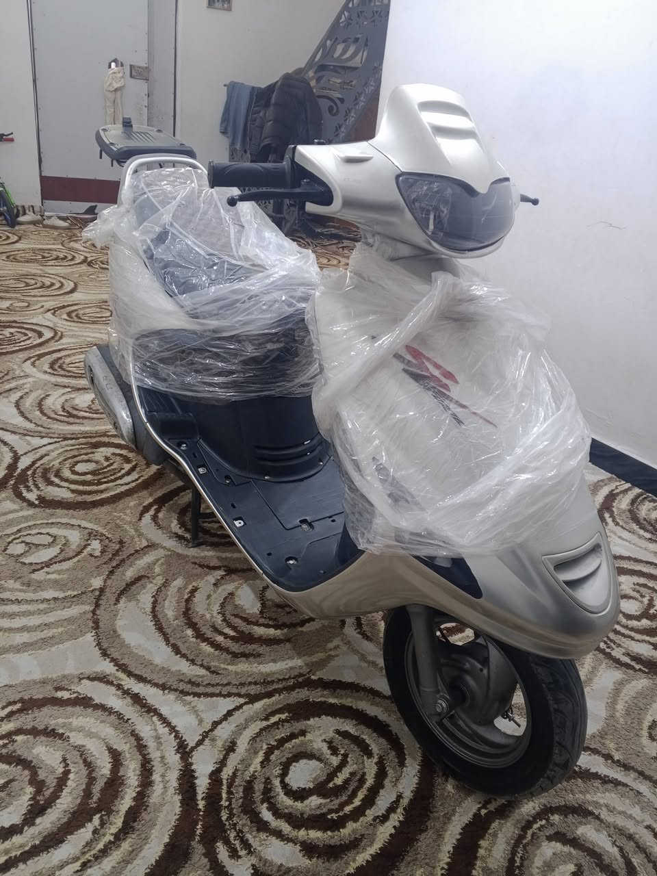 دراجه حاويه كلش نظيفه محتاز واريد ابيع كل حاويه هذا رقمي ***********
