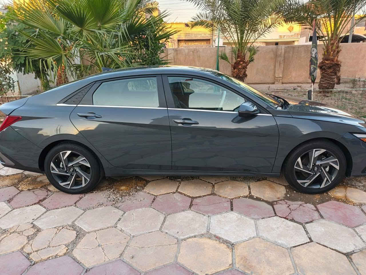 الإنترا موديل 2024 limited فول مواصفات للاخير اعلى مواصفات ب الالنترا 
داخل اسود كلين مكفوله كفاله عامه فقط بارد بالصندوق أربع صابع بدون ايرباك بدون دواخل

المواصفات.......

فتحه سقف اسلايت 

بصمه تشغيل عدد 2

بصمه ابواب 

تشغيل عن بعد 

رادار أمامي 

لد داخلي 64 لون متغير

كشن جلد

كشن تدفئه

كشن كهرباء

تبريد منفصل 

شحن لاسلكي

تدفئه ستيرن

سيتم سماعات BOSE

رادار خلفي 

رادار جانبي 

رادار امامي 

ويل كب كروم بلادي

للبنات زنون عدسه عدد2 وليس لد عدسه 

تحديد مسار 

مثبت سرعه 

وقوف ذاتي 

مانع اصتدام

شاشه ثلاث انظمه (سمارت - نورمال - سبورت )

شاشه دجتال  متصله 

كامرا امامي وخلفي

محرك 2000دوش

السياره نضيفه بشكل

أربع كاميرات محيطية

كشنات كهرباء

حساسات امامي

حساسات خلفي

اللون سمنتي 

رقم بغداد 

تحويل مباشر 

الاتصال ***********

العنوان بغداد جسر ديالى
