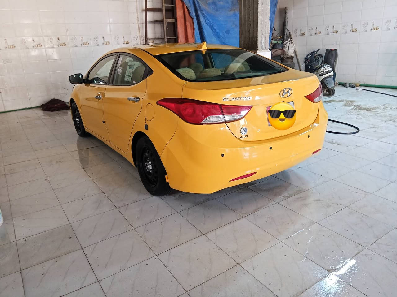 سلام عليكم اخوان 
لبيع او مراوس الانتر موديل 12 رقم بابل انكليزي مصفره كفاله عامه ما عده البنيد مبدل فقط السياره ليبل واحد صبغه جديده فرن درجه اولى كير ومكينه جدد حداديه وتخم تاير جدد تبريد تدفئه دوشمه جديده داخل ثلاث الوان فتحه وتحكمات شاشه لايت ناصي وعالي نزون ترايك وين مايعجبك سياره جديده وناعمه 
***********
مكاني الديوانيه السعر خاص بسبب النفوس الضعيفه
