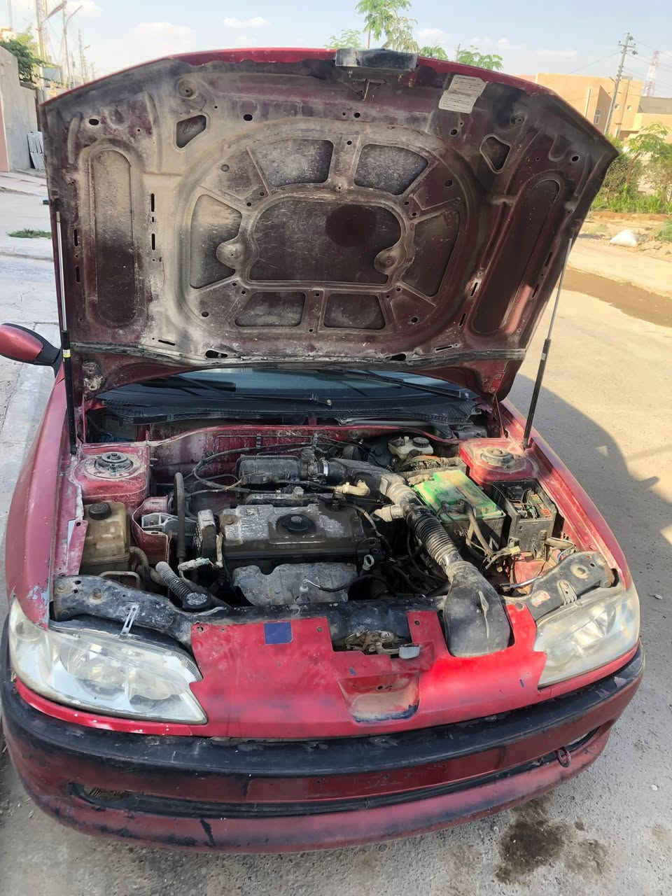 السلام عليكم. بيجو للبيع.  مديل ٢٠٠٣ السياره كام بيها كازكيت السعر ٢٠.   السياره مال مزاد.  كتابها.  كامل     لاستفسار على هاذه الرقم ***********
