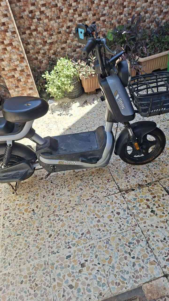 دراجه شحن حجم اربعطعش البيع دراجه 
قويه شركه ريان دراجه قويه مكاني بغداد الغزاليه شارع الضغط تمشي اربعين بيه تلاثه نمر رايده 300 بيه مجال هاذه رقمي اليحب يتواصل وياي *********** نقصه دبل اشاره واحد
