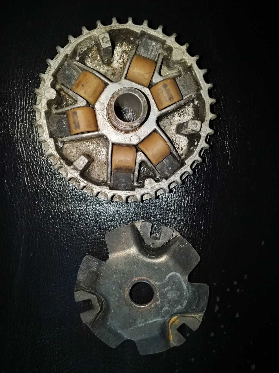 كلج سبيسي امامي ياباني بلادي 
خرز بلادي سعره 5
جنطة سبيسي مكسور مكان القفل سعرها 5
الكوت 
واتساب فقط ***********
