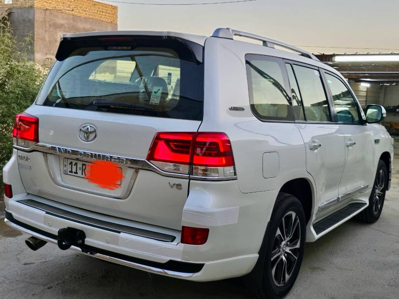 سلام عليكم 
لاندكروز للبيع 
موديل 2017
فول موصفات 
ماشي 70الف حقيقي
مكاني بغداد 
اتصل على رقم 
***********
