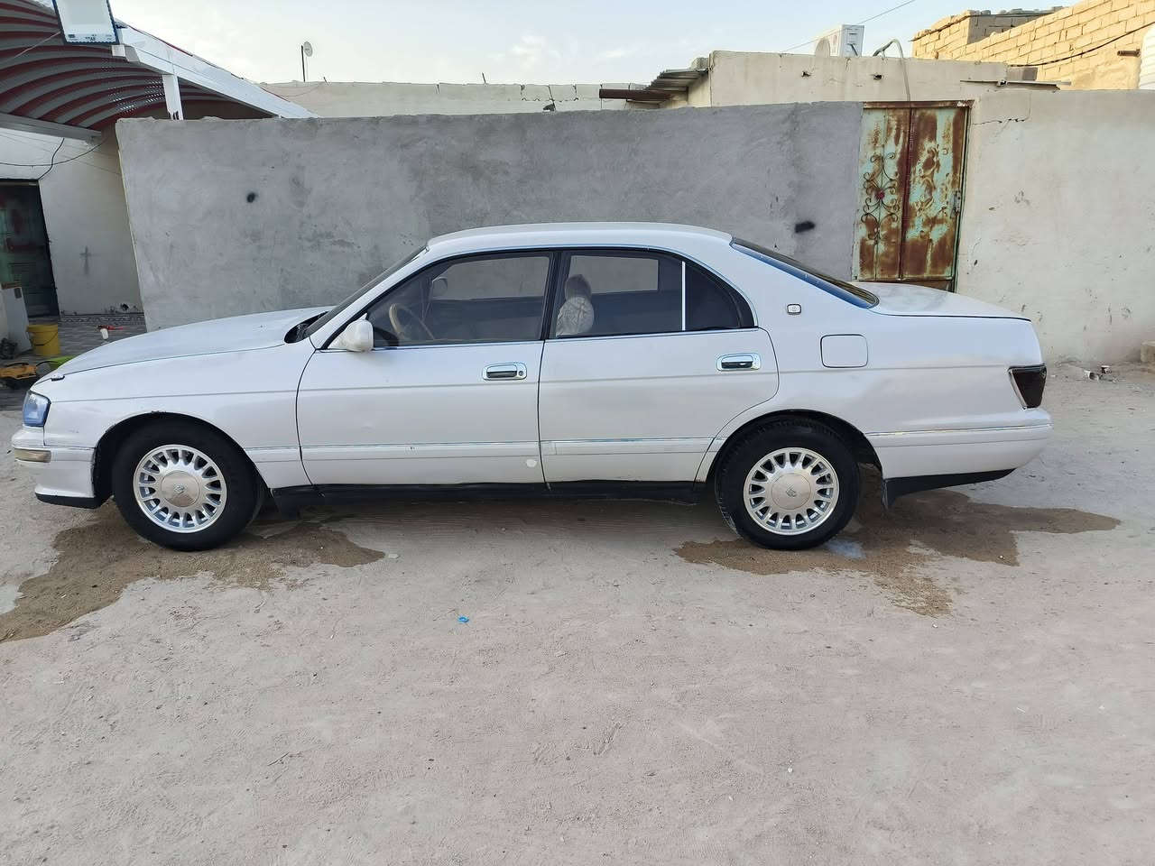 السلام عليكم سيارة بطة فصل  للبيع موديل 95 رقم البصرة تحويل مباشر مكينة وكير كارتون جديد كفالة حدادة جديدة طخم تاير جديد كهربائيات شغاله السيارة كفالة عامة كص ونقل وضربة السعر 48 وبيها مجال بسيط للشراي مكان السيارة البصرة سفوان رقم صاحب السيارة ***********
