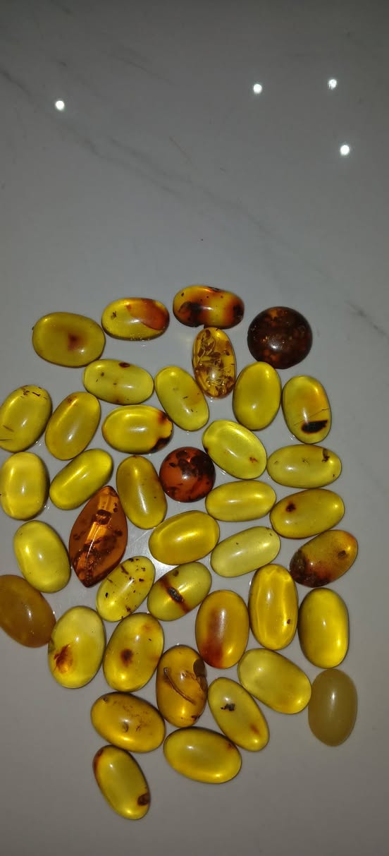 فصوص خواتم كهرب حر 
طول اصغر خرزة ١ سم 
سعر الحشرية 20 ألف وغير الحشرية10 الاف


**إذا كنت صاحب هذا الإعلان وتريد حذفه لأي سبب، رجاءا أرسل رسالة إلى الدعم الفني**