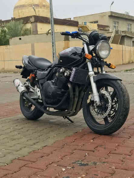 السلام عليكم سيبي ٤٠٠ للبيع محرك مفتوح مابي عيب لا صرف لابخار لا صوت شرط  كهربائيات كامل شغال  قبل يومين بدلت دهن اصلي ب ٥٠ الف باتري جديد الگيرمابي عيب دراجة نضيفة مابيهة عيب 1/2/3 بطناش السعر مليون و ٣٠٠ مجال بسيط مو شراي لادوخني مكاني كركوك***********
