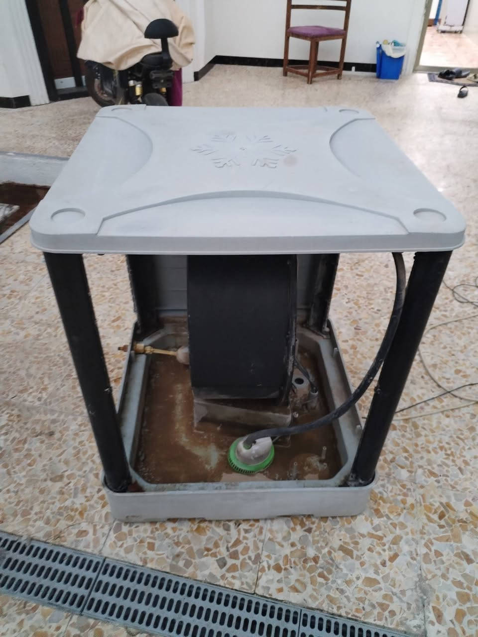 السلام عليكم مبردة صناعية 3 سرعات دفع قوي موضح بالفديو 3 سرعات فقص بس حلفات سعرهة 200 مكاني جكوك 0772200551 واتس اب موجود


**إذا كنت صاحب هذا الإعلان وتريد حذفه لأي سبب، رجاءا أرسل رسالة إلى الدعم الفني**