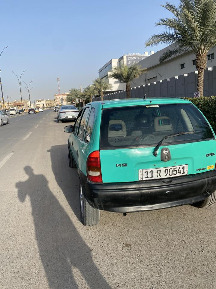 اوبل فيتا ١٩٩٥
هزة جديدة بأسمي سنوية لحد 2030
اوتماتيك 
محرك ١٤٠٠ مسكر 
تخم تايرات جديد 
السيارة بلادية بدون صبغ بس الصدنوك مصبوغ 
محرك و كير قبل ٢٠ يوم شادهة 
السيارة كاملة يرادلهة بس دبلات خلفية شوية تعبانة 
مكاني السيدية 
للاستفسار *********** 
السعر ٢٨ و بيهة مجال

