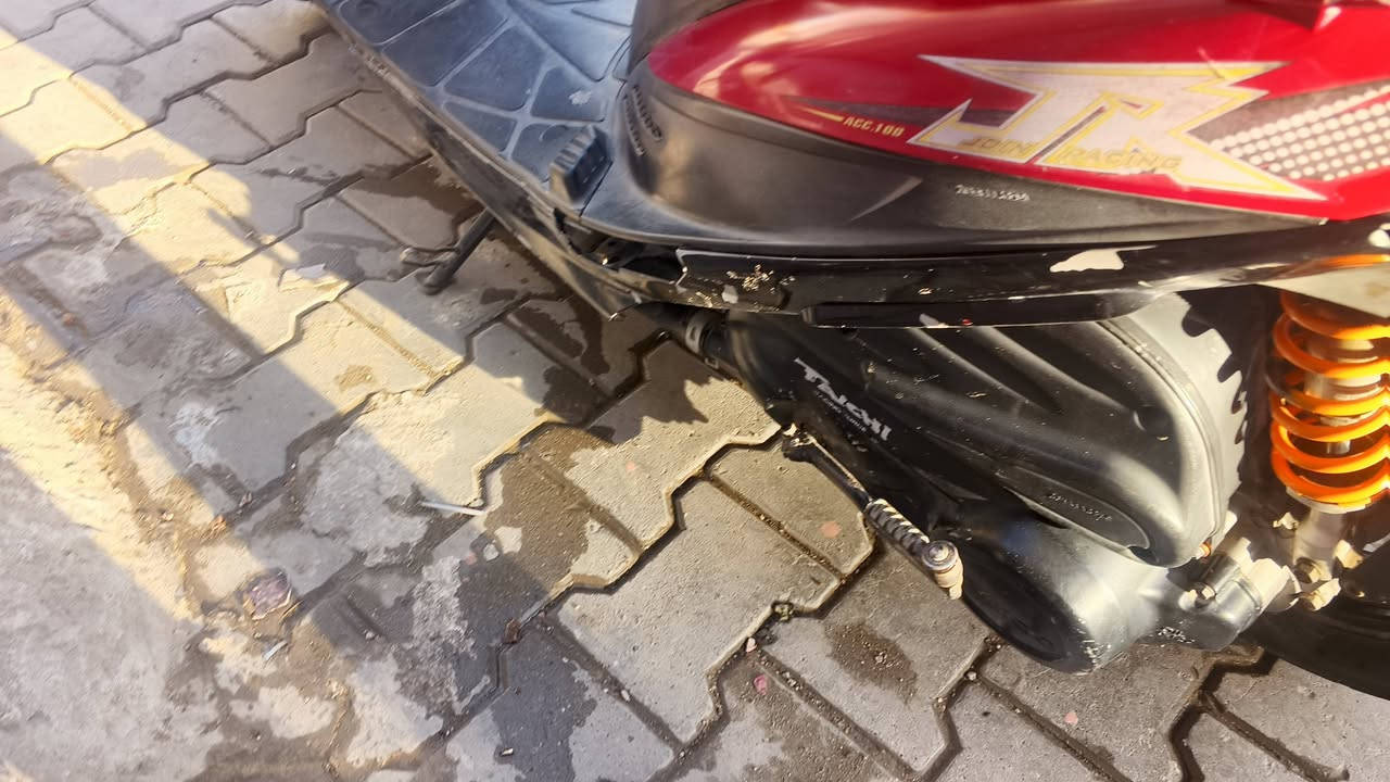 سلام عليكم 
دراجة كامكو g4ياباني دراجة نضيفة مامفتوحة بيهة كشن رياضي و دبل بلادي و و يدات مال سكليتر رياضي و بريكات رياضي دراجة.كفرات بلادية مختمة دراجةملحة  كلجات بلادية شلعة و معدل ماناقصهة صارلهة شهرين من نازلة من رمبة دراجة صوتهة ناعم دراجة خير من الله سعرهة350وبيهة مجال. مكاني بغداد شعلة شارع هباوي. ***********
