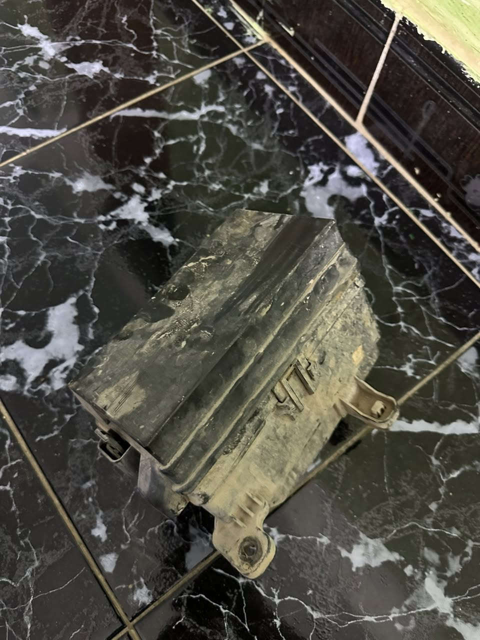 السلام عليكم 
غراض افيو للبيع
عقل وضفيرة مال محرك + الكير 
قاعدة فيوزات 
مجول
بنيد
قبق جنطة
شاشة دشبول 
باب يمنى خلف الصدر 
ودواخل كاملة
دبة دهن الكير +مال مي
***********
