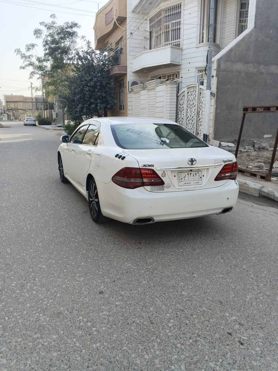 سياره تيوتا كراون مديل 2008 اصل سياره مكفوله من الضربه والكلبه والكص والخياس والعيب الشرعي مكينه وكير مكفولات
مواصفاتها 
مكينه 6سلندر 
تبريد قطعتين
ويل كب 
سنتر لوك 
بصمه 
اشاير امريا 
مريا شفط 
منظومة زنون 
بلوجكترات زنون
3دكم
تبريد+تدفئه
دواخل صاج
تحكم امريا جهتين 
تحكم استيران جهتين
سماعات دمام DJ
شاشه تاب
لايت كرستال 
كامره خلفيه دواره 
بردات خلفيه بلاد 
حداديه 100%
سياره جاهزه اي نقص مابيه رقم بصره مشروع وطني تحويل ثاني يوم سعره 135مكانه ذي قار المركز 
***********
