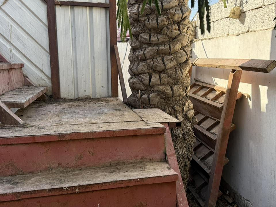 السلام عليكم
درج حديد للبيع شغل درجة اولى حديد ثقيل 
السعر 600 

‭0771 957 8369‬
