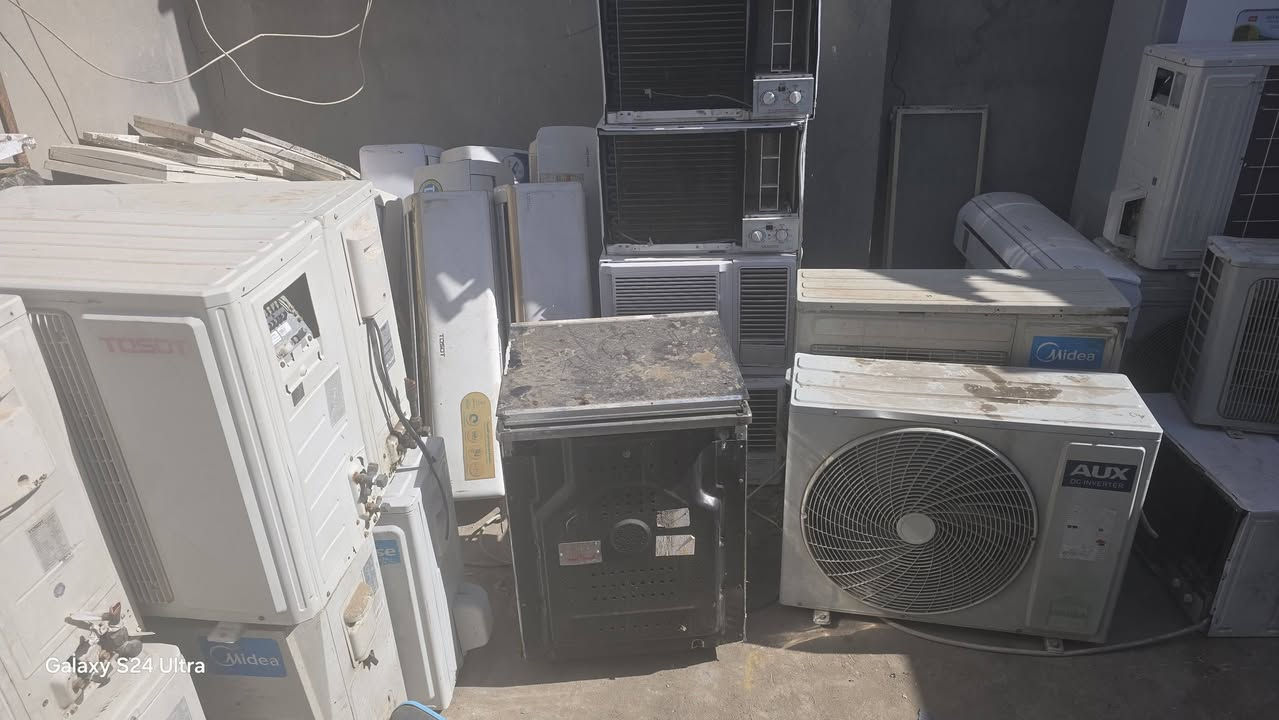 سلام عليكم سبالت البيع العدد٢٠ سبلت ٢ طن داخليه وخارجيه فقط الوحد ب ٢٠٠ مكان بغداد ويوجد ٣ طن العدد ٧ الواحد ب ٣٥٠    ***********
